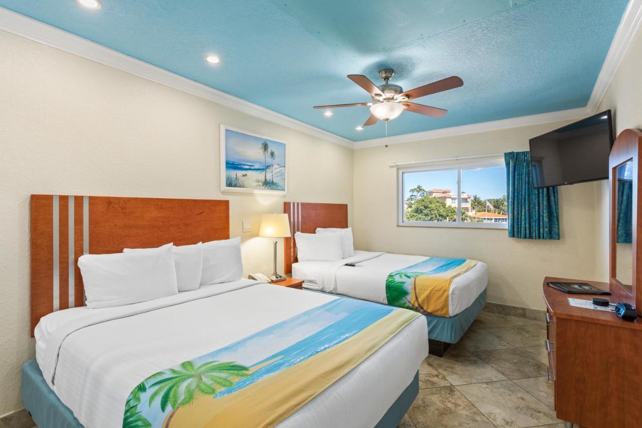 Bay Palms Waterfront Resort - Hotel And Marina سانت بيتي بيتش الغرفة الصورة