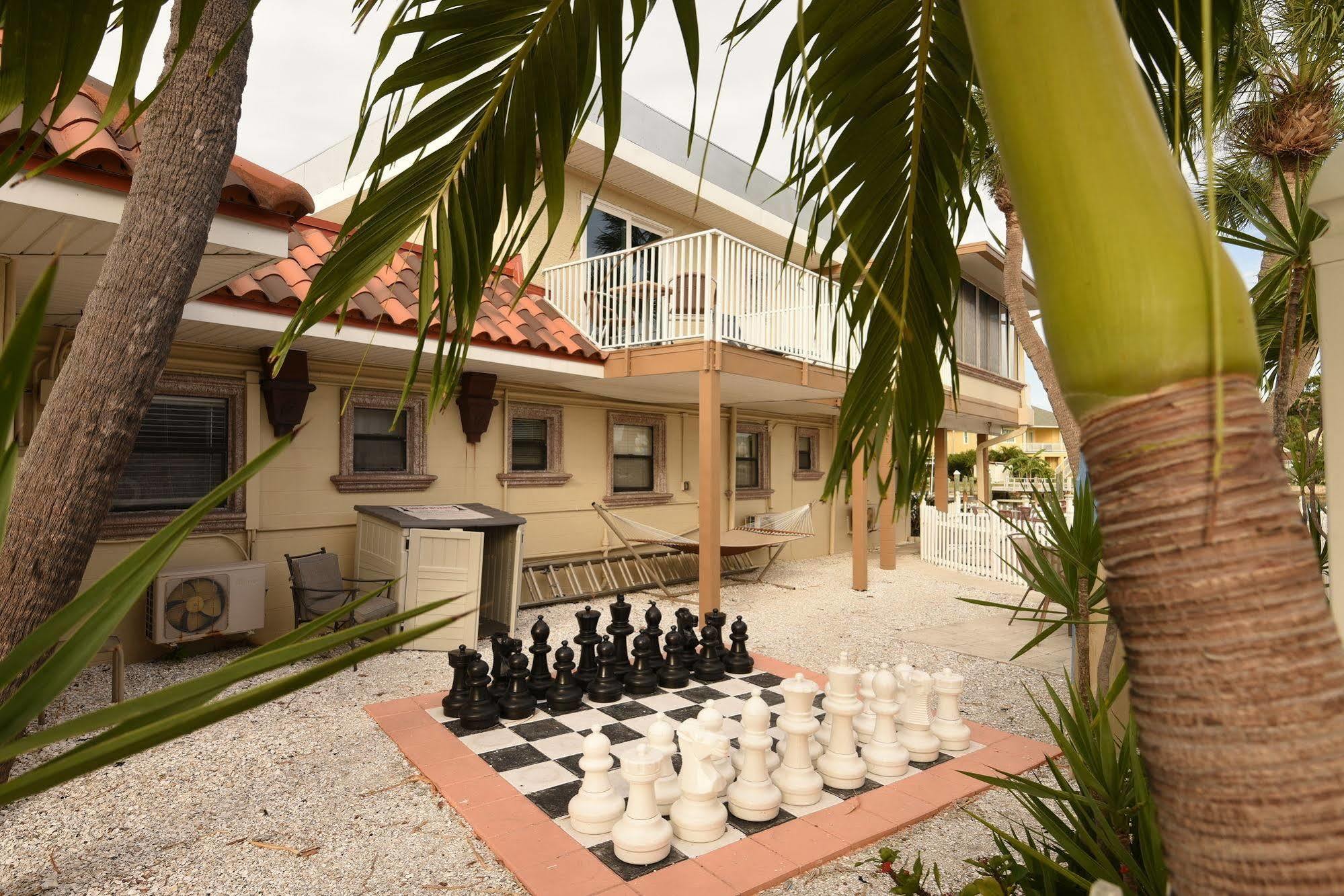 Bay Palms Waterfront Resort - Hotel And Marina سانت بيتي بيتش المظهر الخارجي الصورة