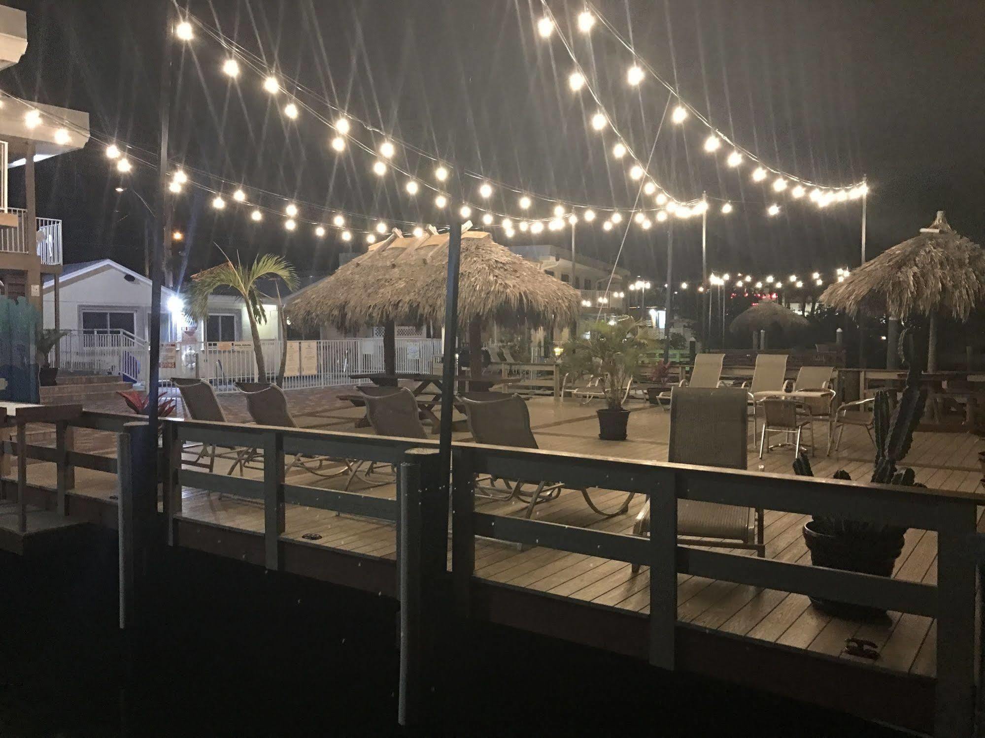 Bay Palms Waterfront Resort - Hotel And Marina سانت بيتي بيتش المظهر الخارجي الصورة