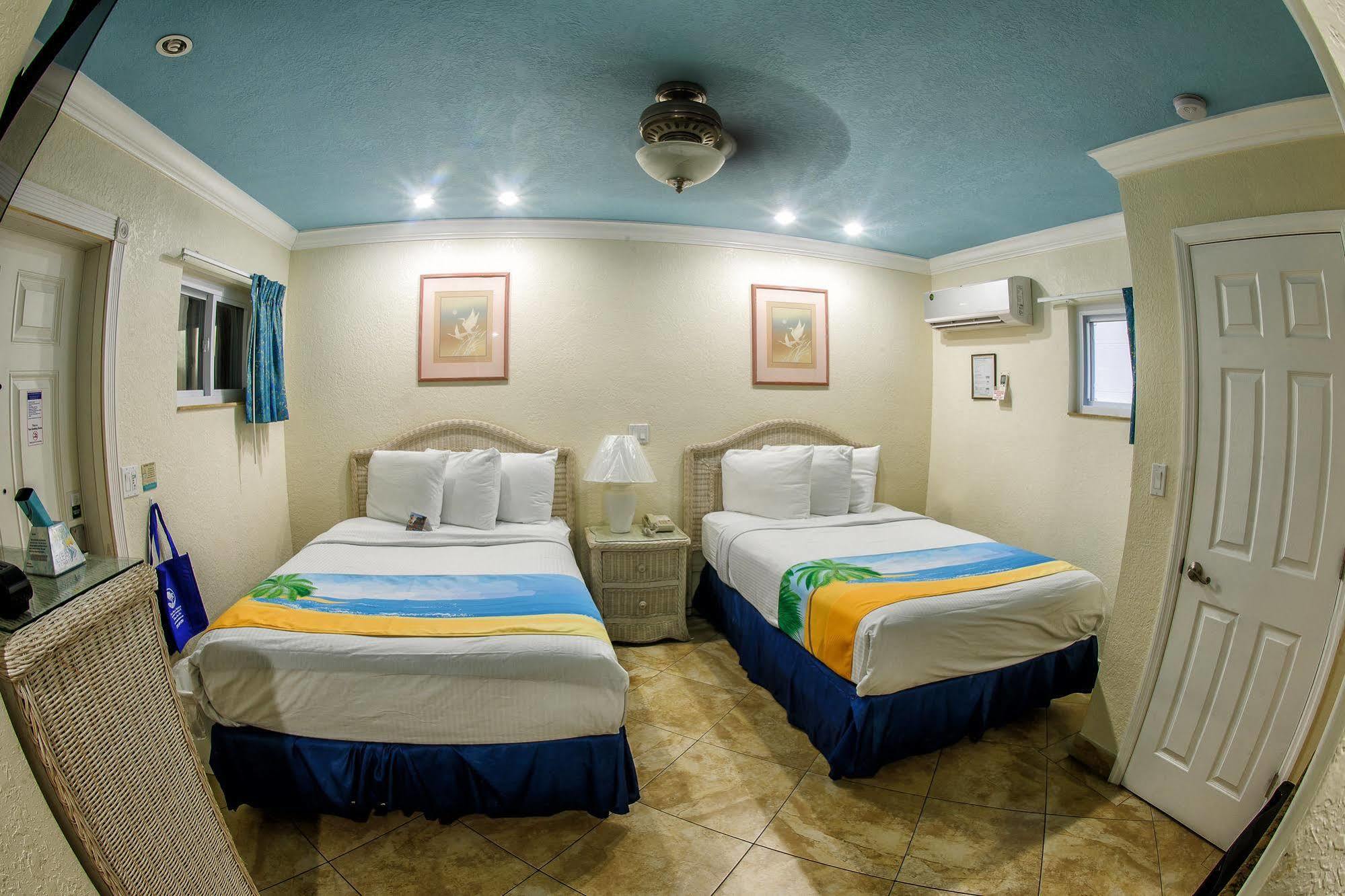 Bay Palms Waterfront Resort - Hotel And Marina سانت بيتي بيتش المظهر الخارجي الصورة